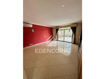 Casa en Urb. Palmar del Río
