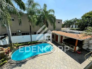Casa en Urb. Palmar del Río