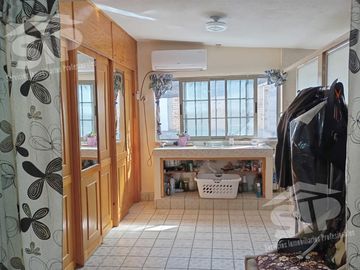 Amplia casa en venta, Fraccionamiento Oceanía.