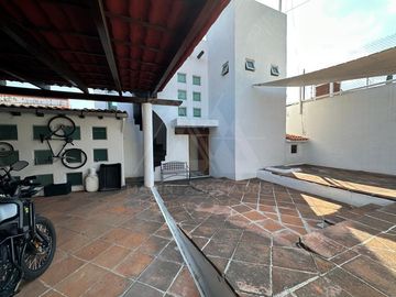Venta Casa sola en Lomas de Atzingo  zona norte Cuernavaca Mor