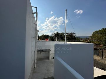 Venta Casa sola en Lomas de Atzingo  zona norte Cuernavaca Mor