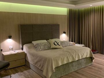 293 sqm Lot w 5 Bedrooms Modern House in Bonifacio Village