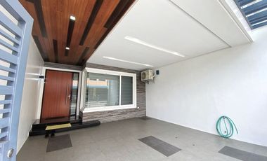 2-storey Townhouse with 5BR & 2 Parking FOR SALE in Doña Juana Subd., Pasig