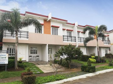 House and Lot at for Sale in Sentosa at Calamba Laguna