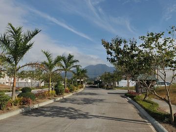 House and Lot at for Sale in Sentosa at Calamba Laguna