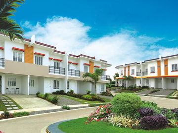 House and Lot at for Sale in Sentosa at Calamba Laguna