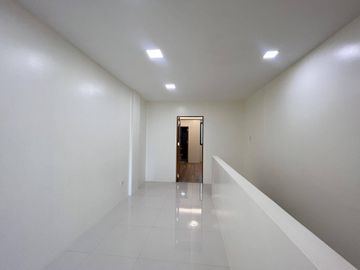 Cubao Townhouse nr Ali Mall, P. Tuazon, Araneta and Camp Crame w/ 2 Carport SD