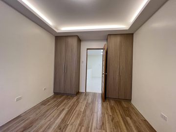 Cubao Townhouse nr Ali Mall, P. Tuazon, Araneta and Camp Crame w/ 2 Carport SD