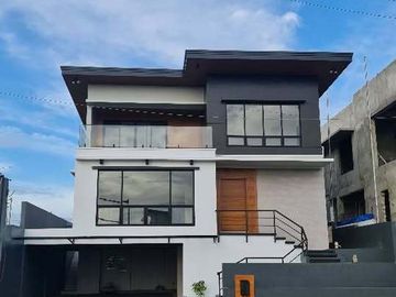 390 sqm 6BR 3-Storey Modern House with 4-Car Garage in Mondia Nuvali, Laguna