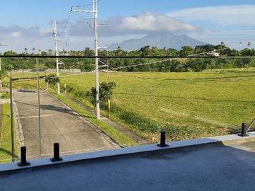 390 sqm 6BR 3-Storey Modern House with 4-Car Garage in Mondia Nuvali, Laguna
