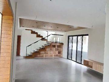 390 sqm 6BR 3-Storey Modern House with 4-Car Garage in Mondia Nuvali, Laguna