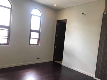 Portofino Heights Daang Hari 6 Bedroom House with Pool For Sale, Las Piñas