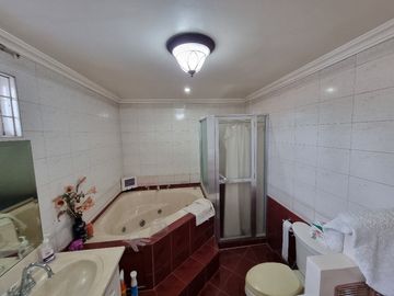 2-STOREY 4 BEDROOM HOUSE WITH ATTIC