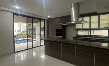 3 Storey Duplex Inside Village W/ Garden & Pool FOR SALE in Varsity Hills,QC