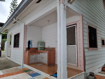 RUSH SALE!!! 2-BEDROOM 2-STOREY AMERICAN THEMED HOUSE