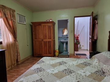 RUSH SALE!!! 2-BEDROOM 2-STOREY AMERICAN THEMED HOUSE