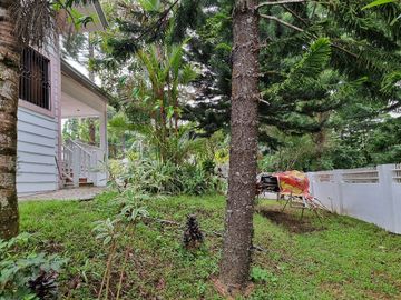 RUSH SALE!!! 2-BEDROOM 2-STOREY AMERICAN THEMED HOUSE