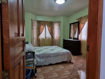 RUSH SALE!!! 2-BEDROOM 2-STOREY AMERICAN THEMED HOUSE