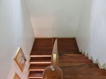 RUSH SALE!!! 2-BEDROOM 2-STOREY AMERICAN THEMED HOUSE