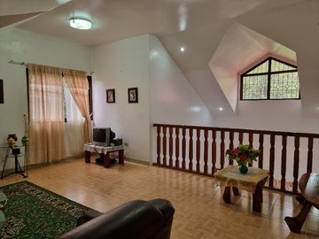 RUSH SALE!!! 2-BEDROOM 2-STOREY AMERICAN THEMED HOUSE