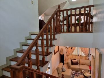 RUSH SALE!!! 2-BEDROOM 2-STOREY AMERICAN THEMED HOUSE