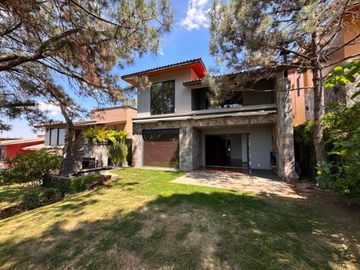Casa en VENTA dentro del Club de Golf Altozano en Morelia