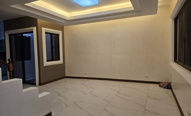 120 sqm Renovated 3 Storey Duplex Townhouse with 3Br and Parking FOR SALE in QC