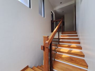 5BR House and Lot for Sale in Lower Antipolo along Marcos Highway near SM Malls