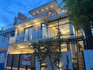 400 sqm Floor Area 5+BR House for Sale in Greenwoods Executive Village, Cainta