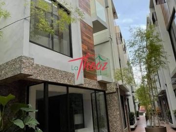 High-End 3br Townhouse @ San Juan City For Sale