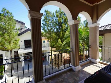 House For Sale in Amore Portofino. Very Near Villar City.