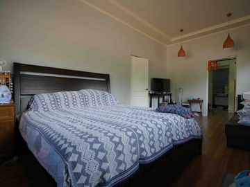 House For Sale in Amore Portofino. Very Near Villar City.