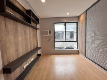For Sale! Near SM North QCGH Brandnew Townhouse with 2 Car Park 13.1M -AJCQ
