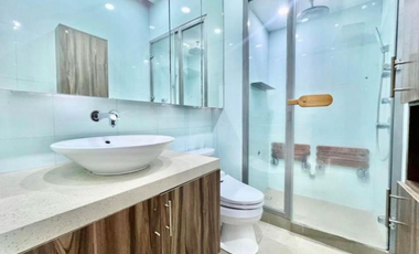 160sqm St. Francis Shangri-La Place with High Ceilng 3Br FOR SALE in Mandaluyong
