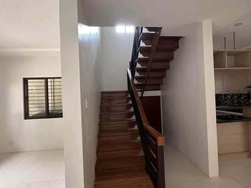 204 sqm House and Lot for Sale in Village East Executive Homes, Cainta, Rizal