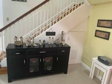 Preowned House and Lot in Royale Tagaytay -EGR
