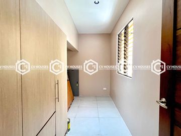 Bungalow 5 Bedrooms House & Lot for Sale with Basement -011