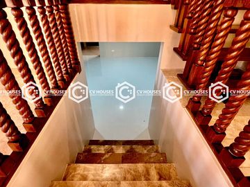 Bungalow 5 Bedrooms House & Lot for Sale with Basement -011