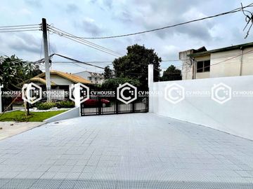 Bungalow 5 Bedrooms House & Lot for Sale with Basement -011