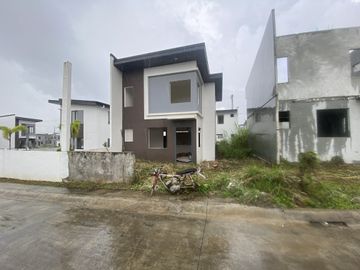 For Sale 3-Bedrooms House Along Tagaytay Nasugbu Hi-Way