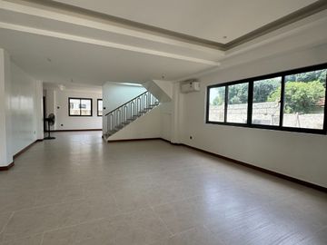 For Sale 4 Bedrooms Greenheights Village Residential House at Paranaque City