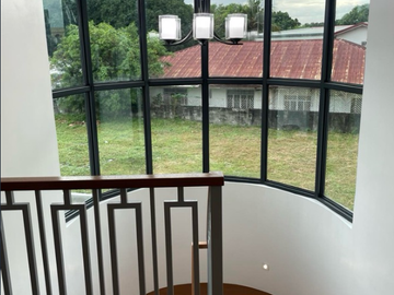 For Sale 4 Bedrooms Greenheights Village Residential House at Paranaque City
