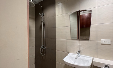 Grand Residences with Brand New Appliances & Parking FOR SALE in Sampaloc Manila