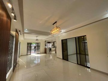 Filinvest QC: Spacious 5BR Pool Home in Gated Community - Gio