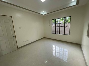 Filinvest QC: Spacious 5BR Pool Home in Gated Community - Gio