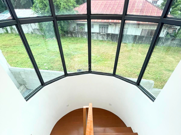 For Sale 4 Bedrooms Greenheights Village Residential House at Parañaque City