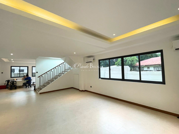 For Sale 4 Bedrooms Greenheights Village Residential House at Parañaque City