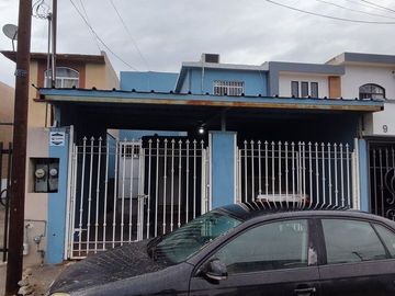 SE VENDE casa totalmente ampliada en El Campanario Mexicali