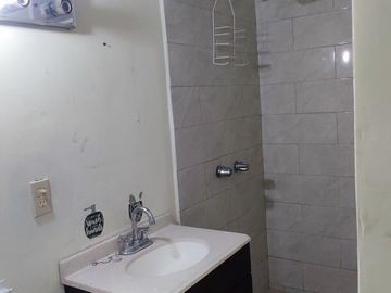 SE VENDE casa totalmente ampliada en El Campanario Mexicali