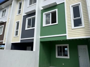 Preselling Townhouses in Istana Tanza Cavite